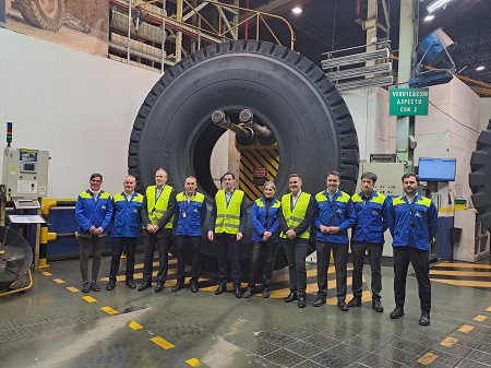 El Lehendakari Imanol Pradales visita la fábrica de Michelin en Vitoria