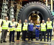 El Lehendakari visita la fábrica de Michelin en Vitoria-Gasteiz