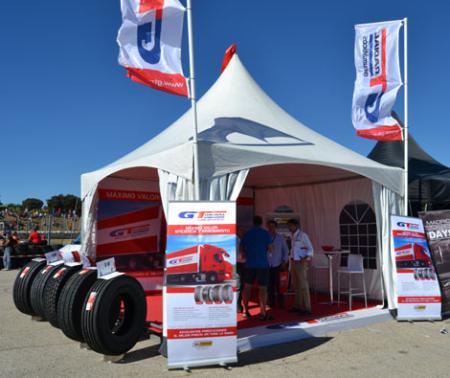 Stand de GT Radial en el Jarama