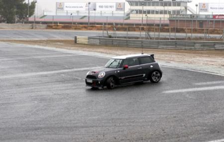 Kumho Ecsta V70A y Mini JCW GP