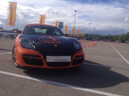 Continental patrocina la Escuela de Conducción Sportdrive