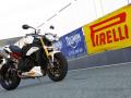 Triumph Speed Triple R incorpora los Pirelli Diablo Supercorsa