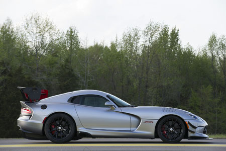 Dodge Viper ACR 2016 con los Kumho Ecsta V720