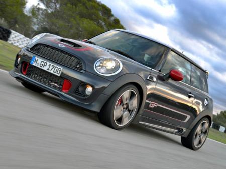 Kumho ECSTA V700 para el BMW MINI JCW GP_03