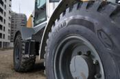 Goodyear lanza POWERLOAD® que aporta mayor durabilidad y tracción para cargadoras de ruedas compactas y motoniveladoras